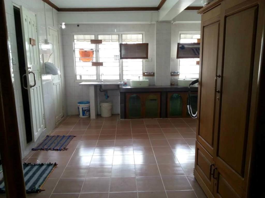 Chan Myae Guesthouse Янгон Номер фото