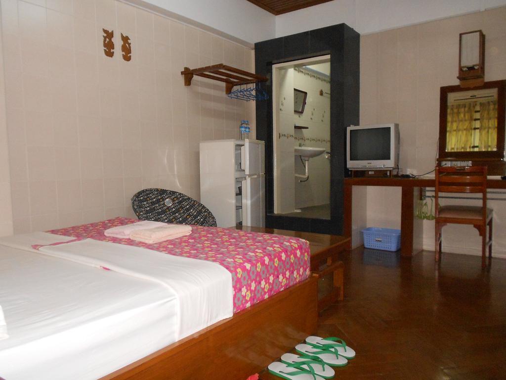 Chan Myae Guesthouse Янгон Экстерьер фото