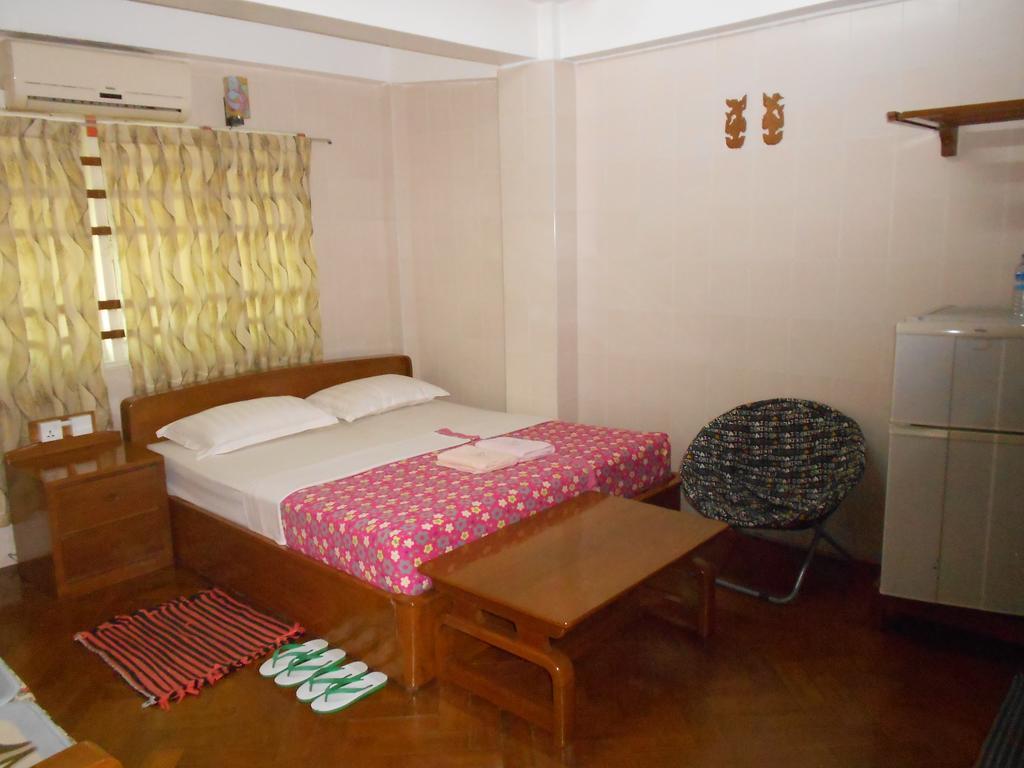 Chan Myae Guesthouse Янгон Экстерьер фото