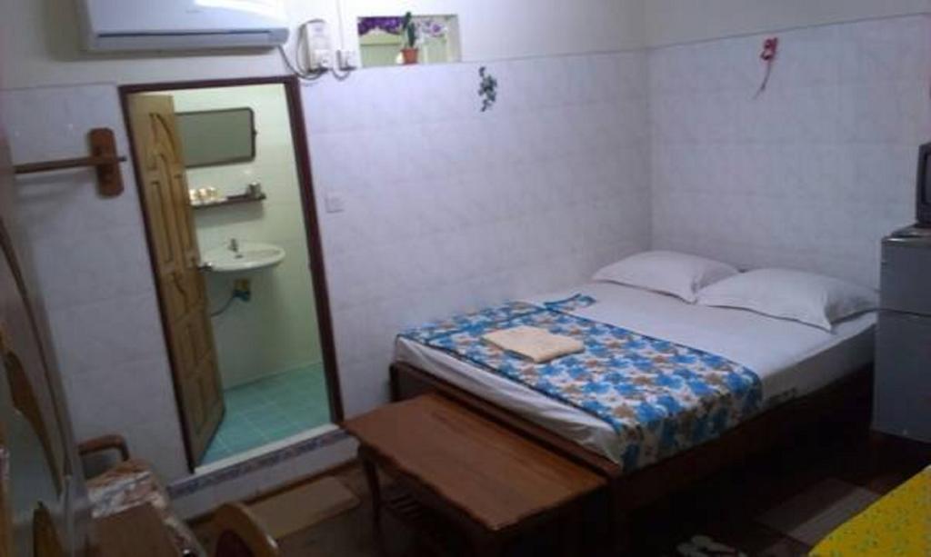Chan Myae Guesthouse Янгон Номер фото