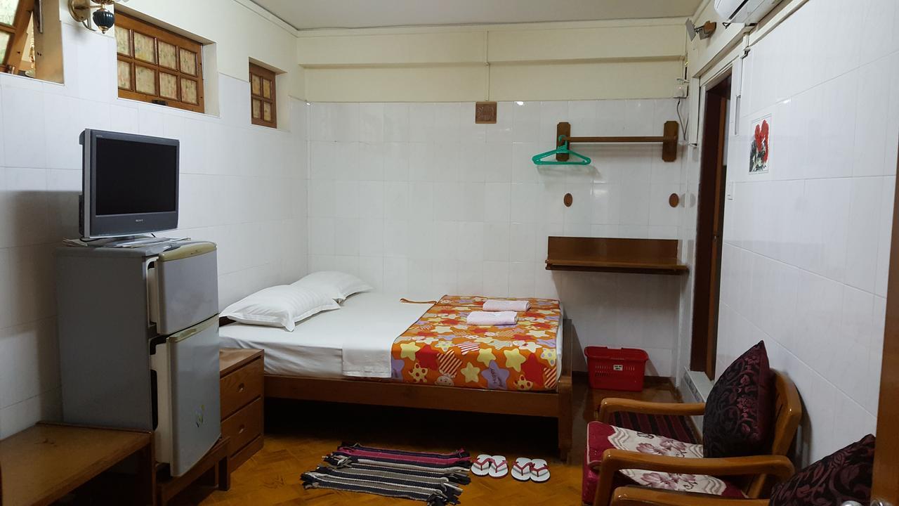 Chan Myae Guesthouse Янгон Экстерьер фото