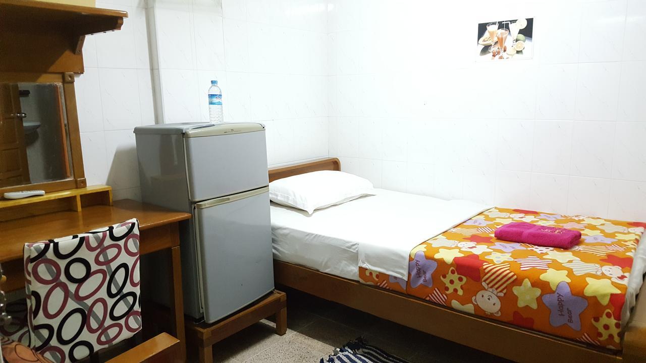 Chan Myae Guesthouse Янгон Экстерьер фото