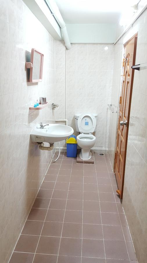 Chan Myae Guesthouse Янгон Экстерьер фото