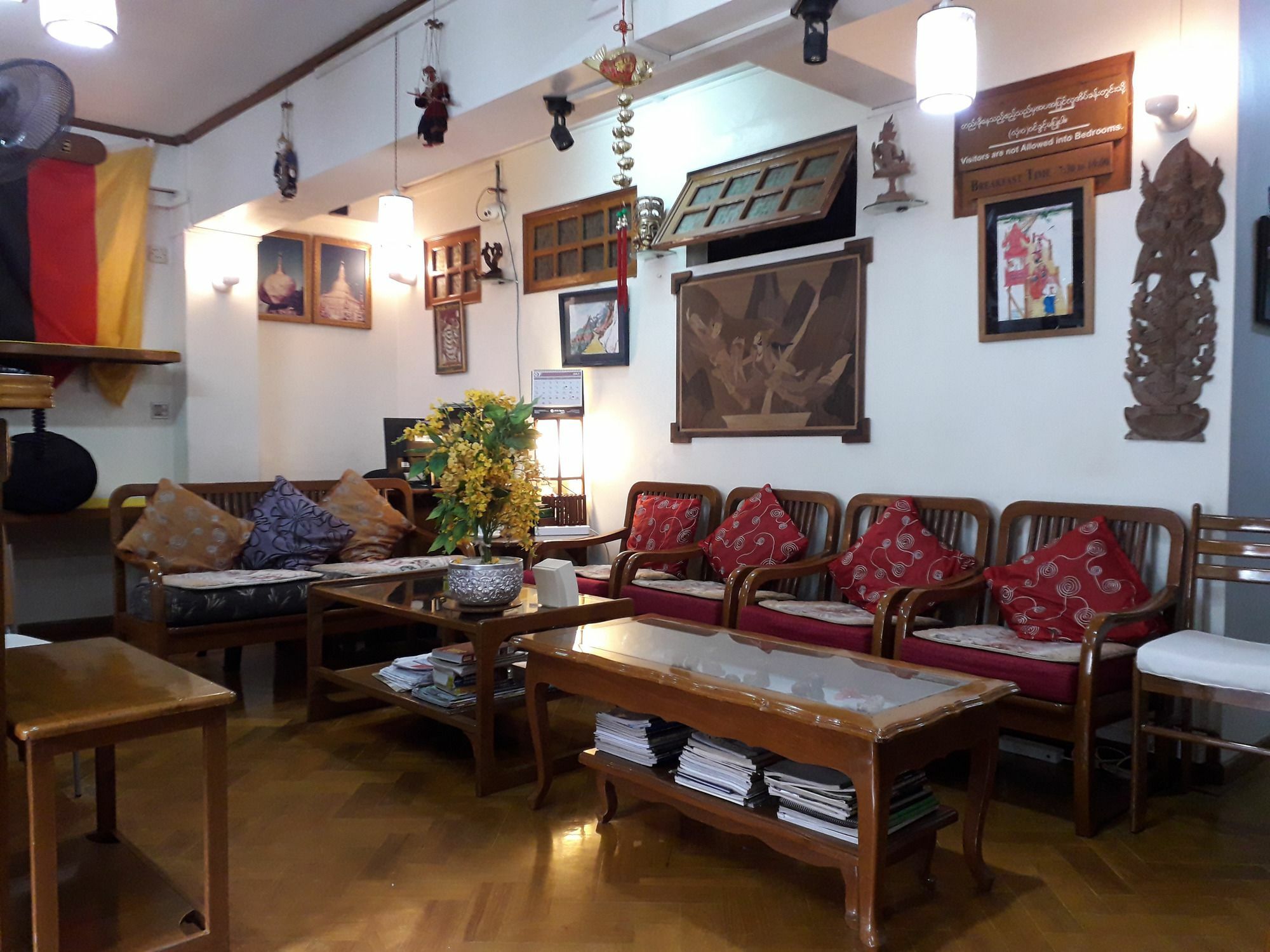 Chan Myae Guesthouse Янгон Экстерьер фото