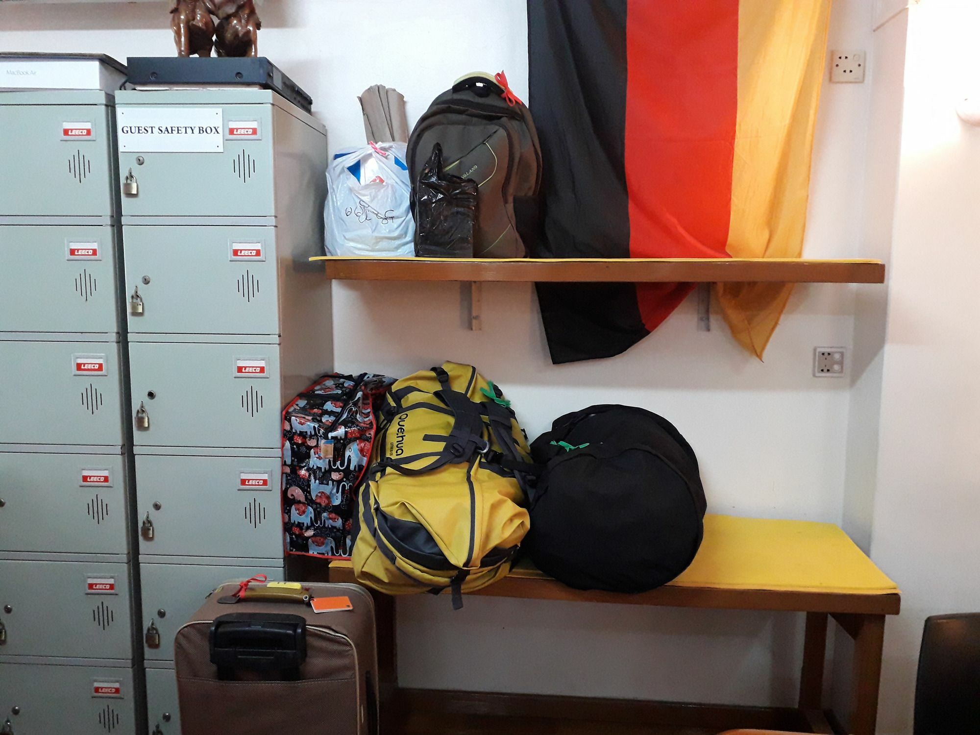 Chan Myae Guesthouse Янгон Экстерьер фото